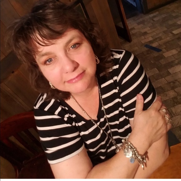 Meet your Posher, Rebecca - Picture 1 of 1